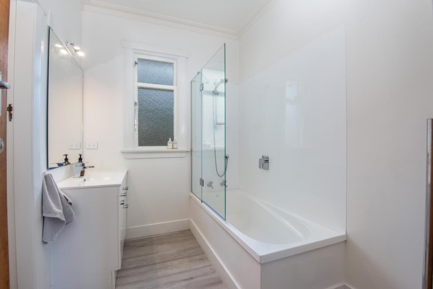 Stunning Family Home In Andersons Bay Dunedin Bagian luar foto