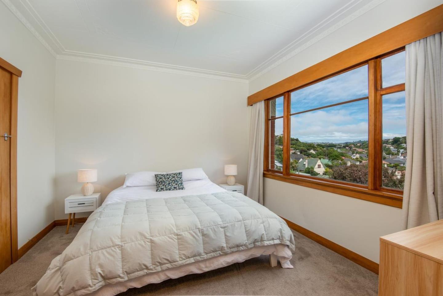 Stunning Family Home In Andersons Bay Dunedin Bagian luar foto